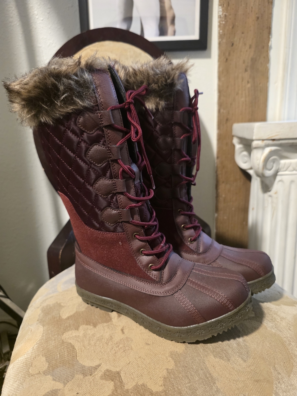 Women's Quilted Lace-Up Winter Boots with Faux Fur - Burgundy